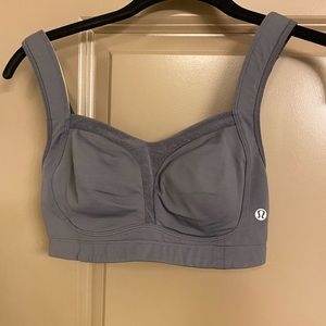 Lululemon sports bra